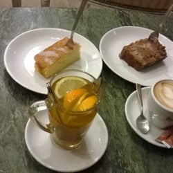 Kawka z Mleczkiem Klubokawiarnia i Sklep - Herbata zimowa, Cappuccino, ciasto cytrusowe i piernikowe.