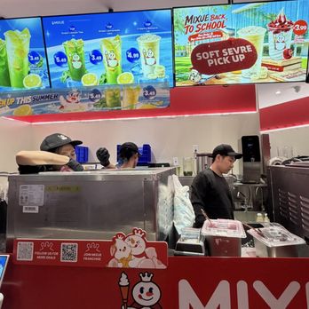 Mixue - LED Menu/Pickup Area - Ice Cream & Frozen Yogurt Near Me - Queens, New York