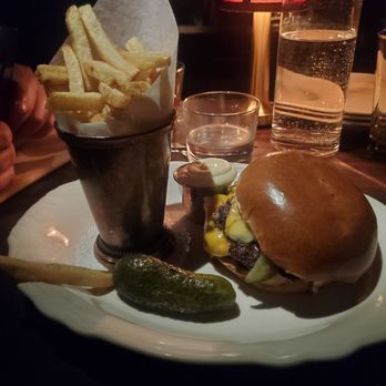 Gilt Bar - Burger. Outstanding - New American Near Me - Chicago, Illinois Gilt Bar - Burger. Outstanding - New American Near Me - Chicago, Illinois
