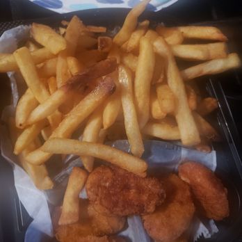 La Marsa South Lyon - over cooked fries and nuggets - Mediterranean Near Me - South Lyon, Michigan La Marsa South Lyon - over cooked fries and nuggets - Mediterranean Near Me - South Lyon, Michigan