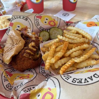 Dave's Hot Chicken - This is the slider combo really bomb. I got the hot. Let me tell you this thing is hot. - Chicken Shop Near Me - Cathedral City, California