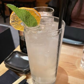 Sen Sushi Bar - Yuzu Sparkling Drink - Sushi Bars Near Me - Oak Park, Illinois