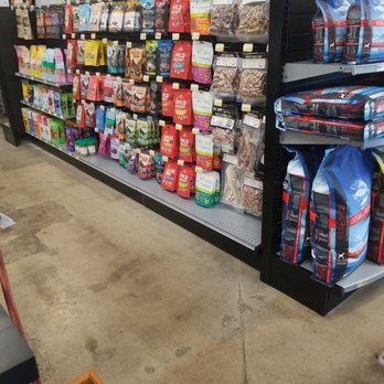 Tomlinson's - Pet Stores Near Me - Austin, Texas