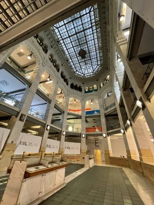 Palacio de Cibeles (sede del Ayuntamiento de Madrid) by null