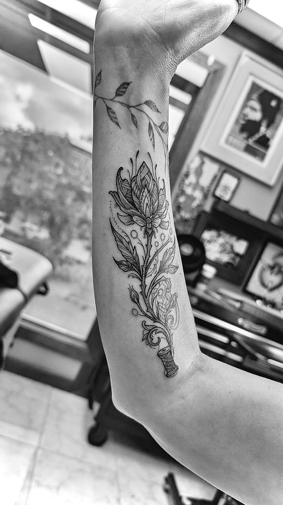 Farsyde Tattoo & Piercing Logo