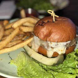 The Malt House - American Tavern Burger