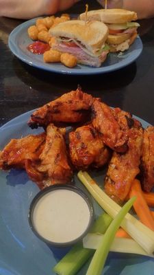 Azool Bar & Grill by null