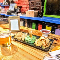 Cantina Plaza Garibaldi - Guac y canas