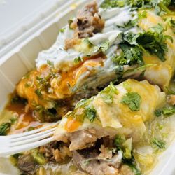 El Mercadito Rincon Mexicano - El burrito de carne asada.