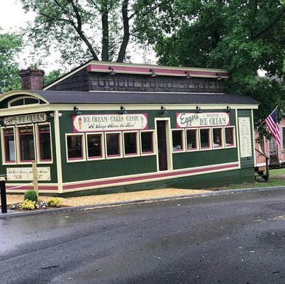 Egger's Ice Cream Parlor - Richmond Town by null