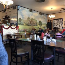 Erwin's Country Kitchen - Dining area