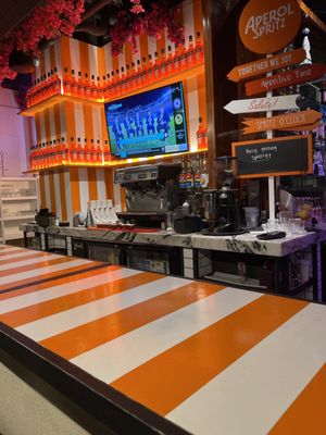 Vincenzo Cucina and Lounge by null
