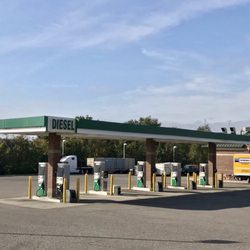 Alex's Market & Grill - Separate diesel bay, with Off-Road Diesel, on the east side of the station