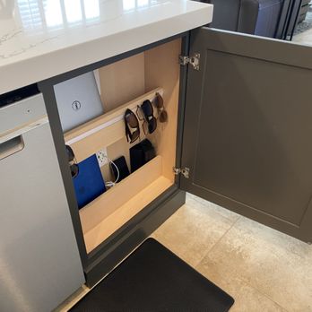 Majestic Cabinets - Island Charging Station! - Cabinetry Near Me - Las Vegas, Nevada Majestic Cabinets - Island Charging Station! - Cabinetry Near Me - Las Vegas, Nevada