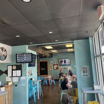Bro's Fish Tacos - Seating - Seafood Near Me - Virginia Beach, Virginia