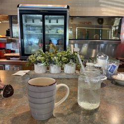 Crager's Restaurant - Diner bar area