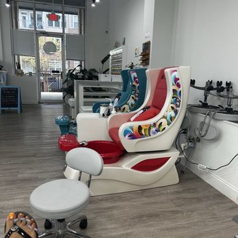 The Nail Lab Buckhead - Kiddie area - Nail Salons Near Me - Atlanta, Georgia