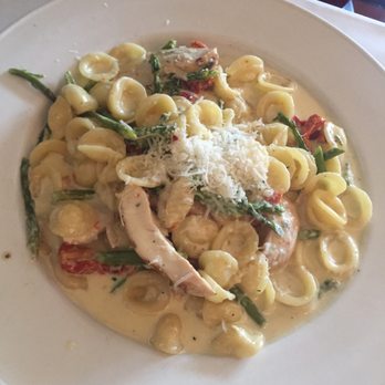 Piatti - Delicious orecchiette in Gorgonzola sauce with tender chicken pieces! The little ears are so cute! - Italian Near Me - La Jolla, California Piatti - Delicious orecchiette in Gorgonzola sauce with tender chicken pieces! The little ears are so cute! - Italian Near Me - La Jolla, California