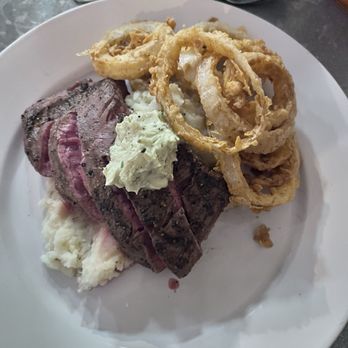 Kool Beanz Cafe - Peppered Flank Steak - New American Near Me - Tallahassee, Florida Kool Beanz Cafe - Peppered Flank Steak - New American Near Me - Tallahassee, Florida