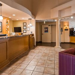 Best Western Plus Caldwell Inn & Suites - Lobby