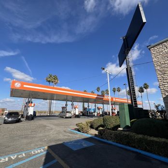 E-Z Trip Food Store - 11/12/24 Pumps - Gas Stations Near Me - Bakersfield, California E-Z Trip Food Store - 11/12/24 Pumps - Gas Stations Near Me - Bakersfield, California
