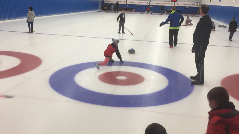 Uxbridge & District Curling Club Logo
