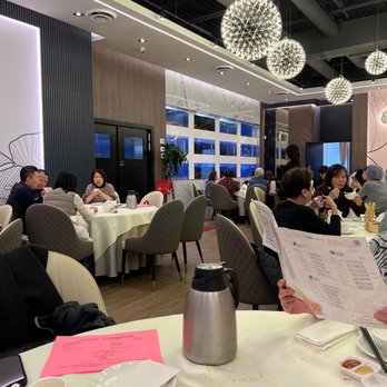 Kingsfield Chinese Cusine - Seafood tanks - Chinese Near Me - Markham, Ontario