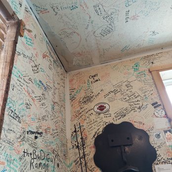 Gertie's - Fun graffiti on walls! - Sandwiches Near Me - Vesuvius, Virginia Gertie's - Fun graffiti on walls! - Sandwiches Near Me - Vesuvius, Virginia