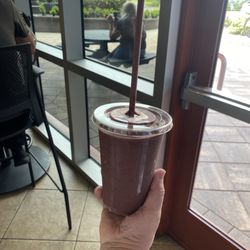 Emilio's Panini Grill - Berry Bananas Smoothie