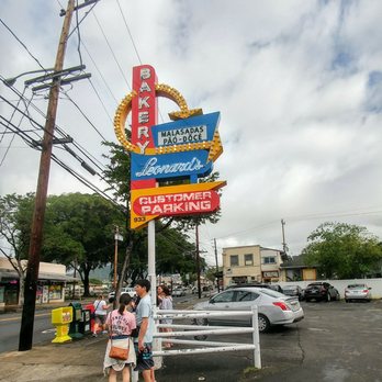 Leonard's Bakery - The famous sign! - Bakeries Near Me - Honolulu, Hawaii Leonard's Bakery - The famous sign! - Bakeries Near Me - Honolulu, Hawaii