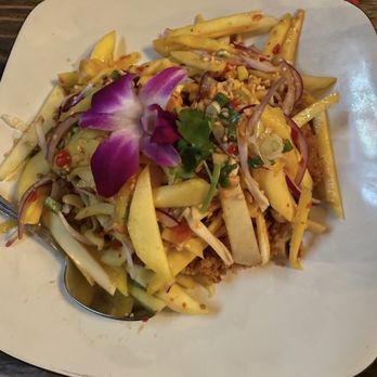 Saranrom Thai - Thai Near Me - Elmhurst, New York