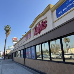 Ralphs - Main entrance