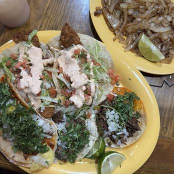 Los Guachos Taqueria - Mexican Near Me - Columbus, Ohio