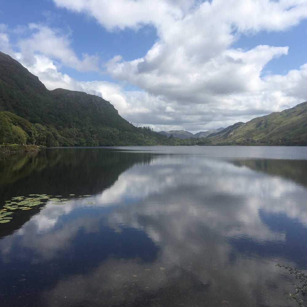 Kylemore Abbey - Lake in front of the Abbey. - Landmarks & Historical Buildings Near Me - Connemara, G