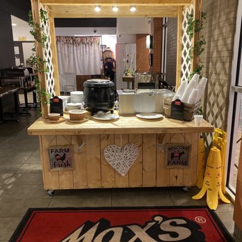 Max's Restaurant - Edmonton - Taho booth - Filipino Near Me - Edmonton, Alberta Max's Restaurant - Edmonton - Taho booth - Filipino Near Me - Edmonton, Alberta