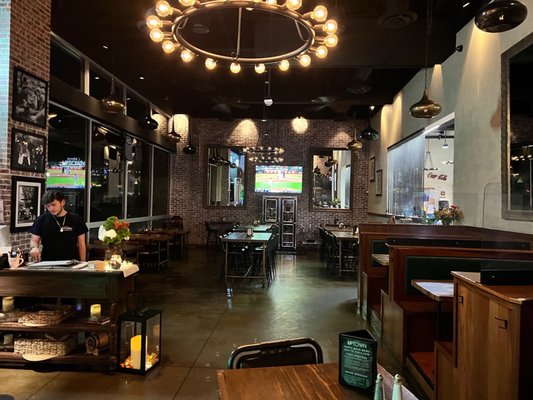 Frankie's Uptown - A Neighborhood Bar by null