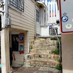Ital In Paradise - Access to 2nd floor