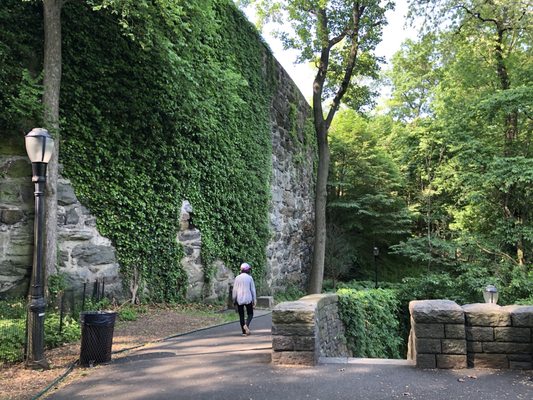 Fort Tryon Park by null