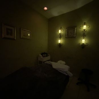 Dante Salon & Wellness Spa - Massage Room - Hair Salons Near Me - Fairfax, Virginia Dante Salon & Wellness Spa - Massage Room - Hair Salons Near Me - Fairfax, Virginia