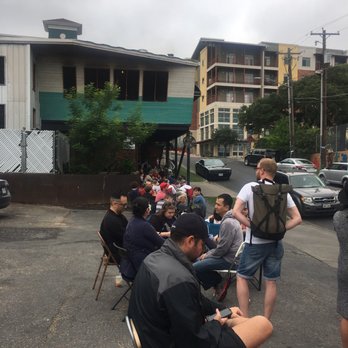 Franklin Barbecue - The line at 930am on a Tuesday. - Barbeque Near Me - Austin, Texas Franklin Barbecue - The line at 930am on a Tuesday. - Barbeque Near Me - Austin, Texas