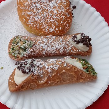Gino's Pastry Shop - Cannolli's - Bakeries Near Me - Bronx, New York Gino's Pastry Shop - Cannolli's - Bakeries Near Me - Bronx, New York