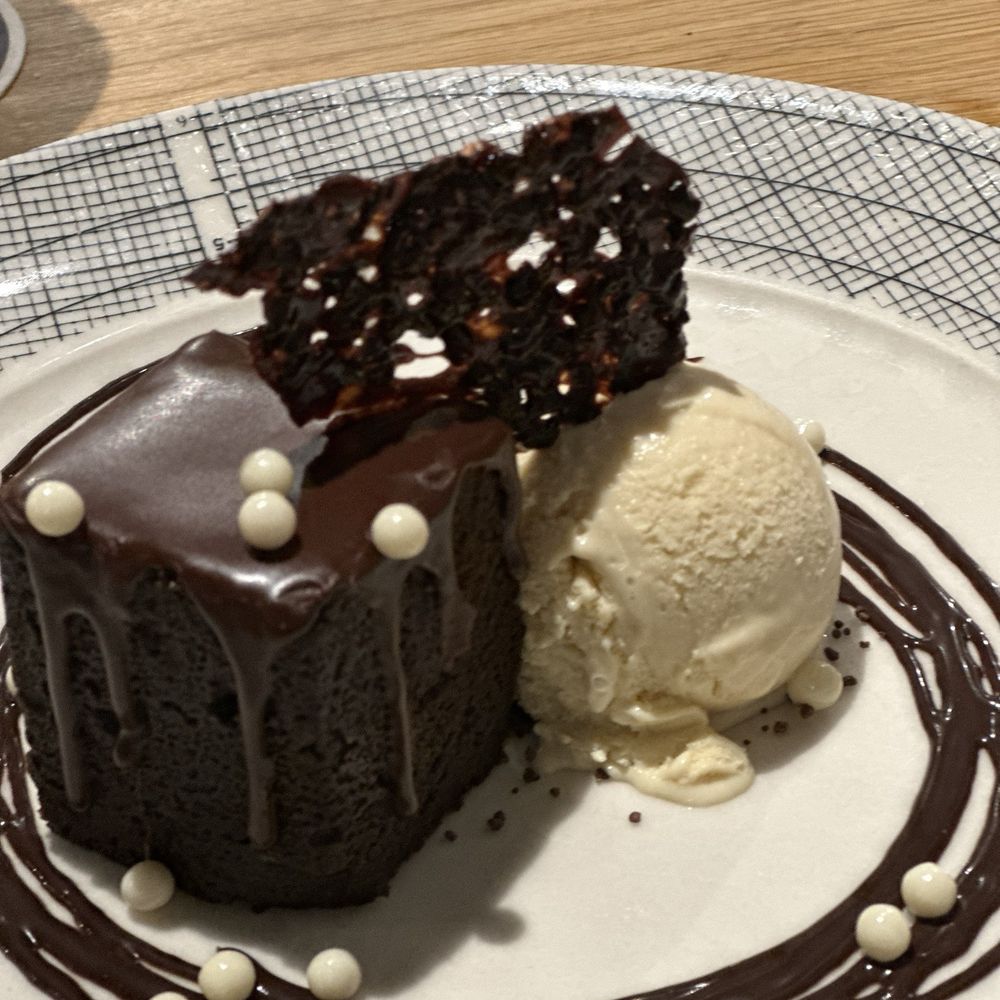 Salt Traders Zilker - Chocolate stout cake with Baileys Ice cream - Seafood Near Me - Austin, Texas Salt Traders Zilker - Chocolate stout cake with Baileys Ice cream - Seafood Near Me - Austin, Texas