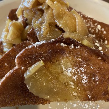 The Filling Station - Baked Apple cinnamon French toast - American Near Me - Eureka Springs, Arkansas