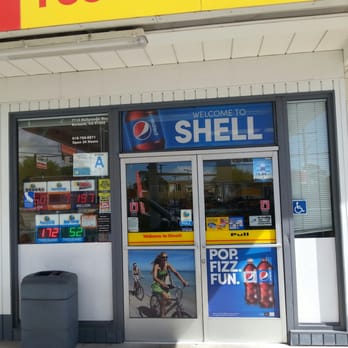 Hollywood Way Shell - Located next to the 5 freeway and Hollywood Way - Gas Stations Near Me - Burbank, California Hollywood Way Shell - Located next to the 5 freeway and Hollywood Way - Gas Stations Near Me - Burbank, California