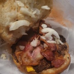 Johnny V's - Bacon Cheeseburger