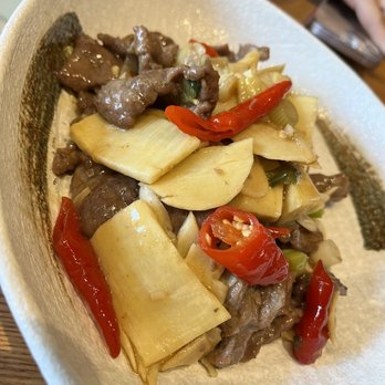 Noah's Kitchen - Asian Fusion Near Me - Brookline, Massachusetts
