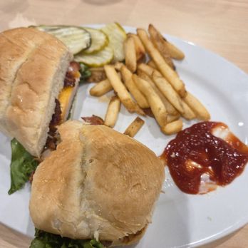 Elmer's Restaurant - Turkey sandwich - Breakfast & Brunch Near Me - Bend, Oregon