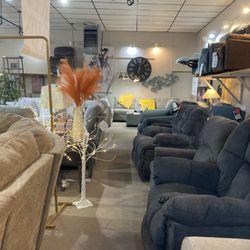 Hometown Furniture - Wall art and floor decor