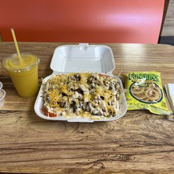 Trinkin Trinkin - Chicken chicken (added steak), mango smoothie, and chips