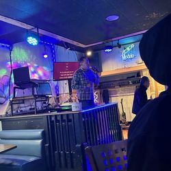 Ostioneria Briza Azul - Karaoke tonight is fantastic. I legit thought I was listening to the radio ^_^